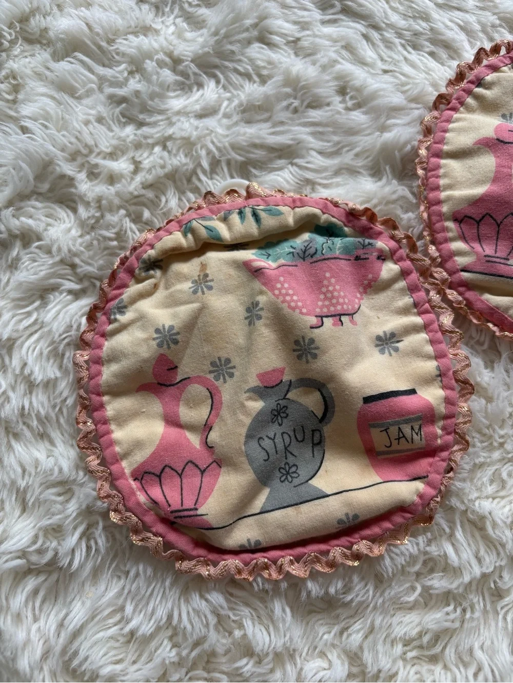 Vintage Pink & Cream Kitchen Potholders (Pair)